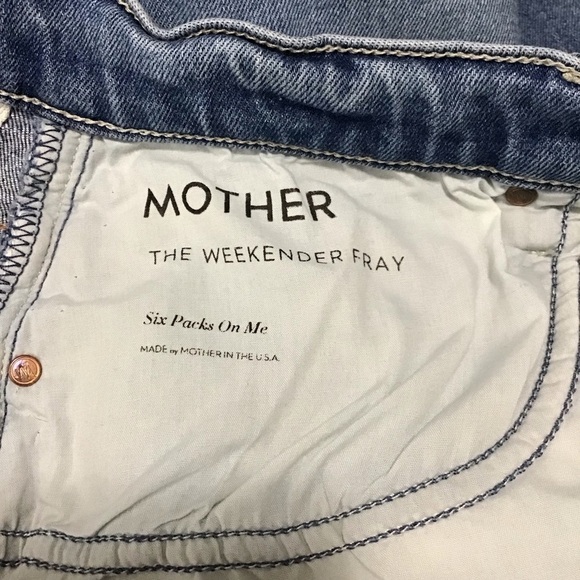 MOTHER The Weekender Cropped Distressed Flare Jeans in Six Packs On Me Size 32. - Picture 10 of 11